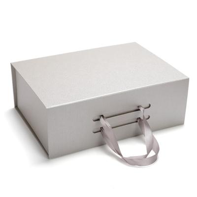 China 2019 Recyclable White Black Custom Printed Reusable Paper Gift Shoe Shopping Box for sale