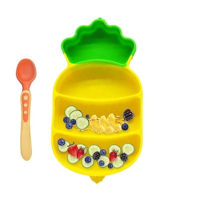 China 2021 Silicone Baby Hot Non-Slip Edible Silicone Dinner Plate Amazon Small Fish Material Food Feeding Silicone Divided Dishes for sale