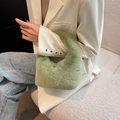 China New Arrival Cheapest Fashion Ladies\Comfortable\Durable Winter Plush Handle Handbags For Women Chain Soft Small Crossbody Bag for sale