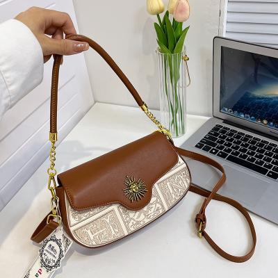 China 2022 Brand Designer Luxury Ladies Handbags Women Messenger Sling Bag Crossbody Waterproof Saddle Bags Retro for sale