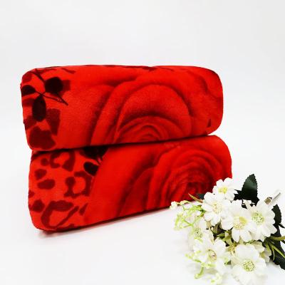 China Premium Flannel Cozy Blankets Anti-Static Throw Home Textile Blanket Super Warm Blanket for sale