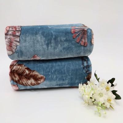 China High Quality Anti-Static Kids Polyester Yarn Flannel Blankets Customized Super Warm Blanket for sale