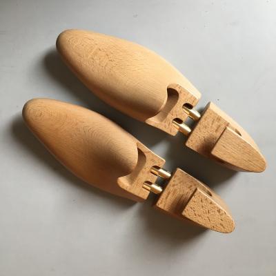 China Factory supply handmade beech shoe tree/wholesale customization shoe stretcher shoe keeper for sale