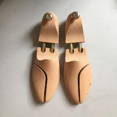 China Handmade wooden shoe tree/shoe keeper for sale