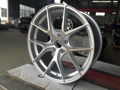 Chine Roues multiples d'alliage d'aluminium de taille, 6 roues de camion de marché des accessoires de trou avec complètement peint à vendre