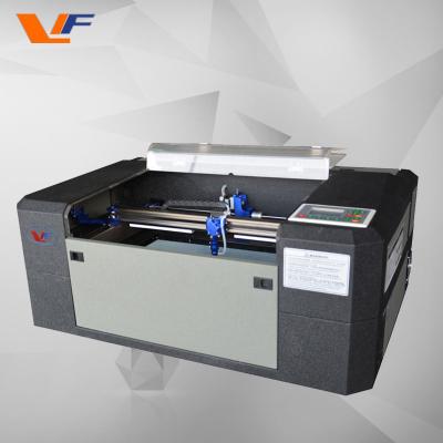 China Small size laser cutter 3050 co2 laser cutting machine co2 50w 40w 60w desktop laser machine zu verkaufen