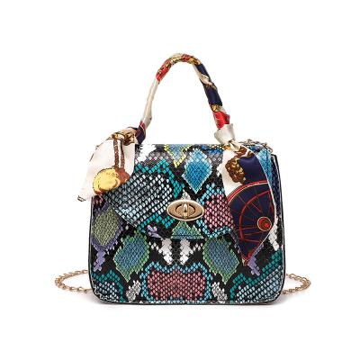 China 2021 New High Quality Customized Snake Print Shoulder Bag Women Multifunctional PU Leather Chain Handbags for sale