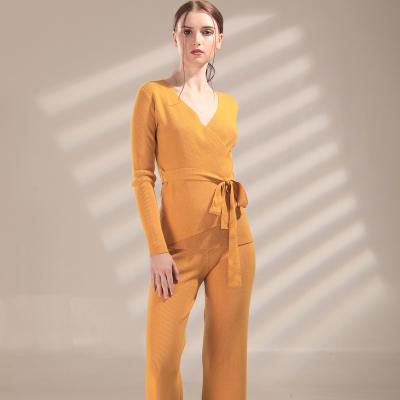 China Autumn V-neck Tunic Top and Wide-Leg Pants Anti-pilling Knitted Sweater Set Culotte Two-Piece Sweater for sale