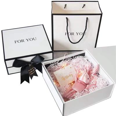 China Custom Logo Luxury Multicolor Magnetic Folding Paper Packaging Gift Box Recyclable for sale