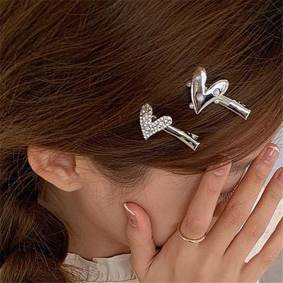 China Environmentally Friendly Direct Non-trace Barrettes Heart Metal Pearl Rhinestone Factory Factory Sensitive Hair Pin Accessories For Girls for sale