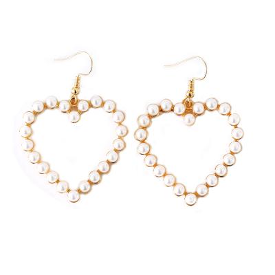 China Pearl Women's Heart-shaped Earrings Beautiful New Cute Jewelry for sale