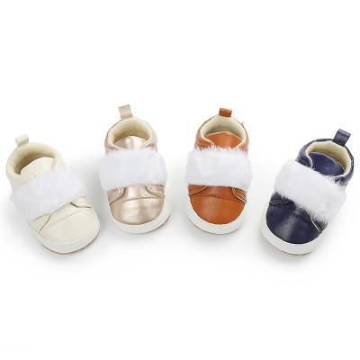 China Anti-odor 2020 winter warm baby sports shoes with plush design shoes and soft unique newborn baby walking shoes for sale