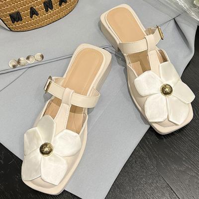 China Damping Hot-selling women's slippers with diamond belt decoration fashion girl's sandals decoration women's sandals for sale