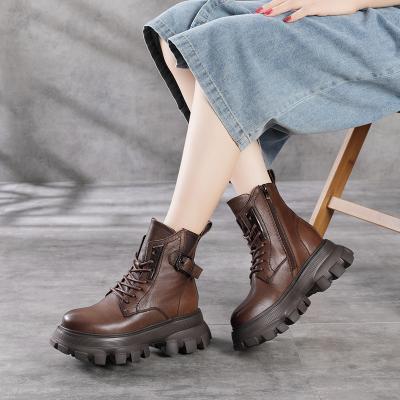 China Anti-slippery 8870 Soled Platform Genuine Leather Thick Boots Retro Real Cow Woman Winter Boots Ladies Handmade Leather Ankle Boots for sale