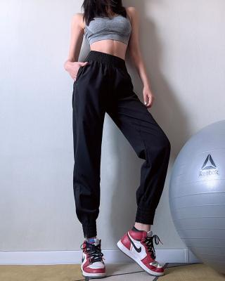 China Hot Sales Anti-Wrinkle Ankle-tied Loose Women's Casual Jogging Pants Casual Cargo Pants Workout Trousers For Women for sale