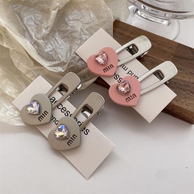 China Hair Clip Letter Alloy Heart Hair Clip Side Clip Girl Bangs Single Clip All Silver Hair Accessories For Girls for sale