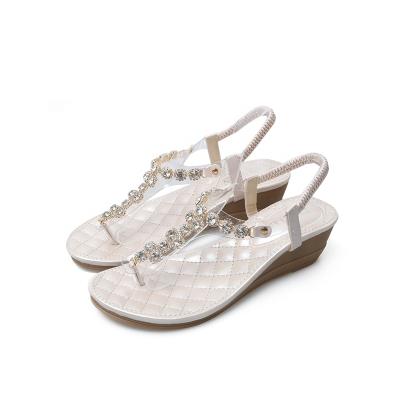 China Concise style Anti-slippery transparencies decoration crystal plastic chain sandals for women and ladies for sale