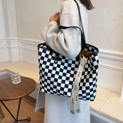 China New Waterproof Fashionable Reusable Cotton Black Plaid Tote Bag For Checkered Women Check Tote Bag Luxury Tote Bag For Girls for sale