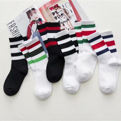 China New Design Summer Fashion Sporty White Multicolor Plaid Girls Girls Long Crew Socks for sale