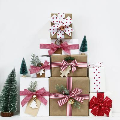 China Christmas Decoration Gift Wrapping Set Christmas Wrapping Paper Ribbon For Wrapping for sale