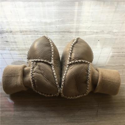 China Anti-odor Sheepskin Fur Winter Baby Booties Genuine Sheepskin for sale