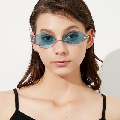 China Fashion sunglasses 2021 hot sale sunglasses with personality and fashion irregular sunglasses for men and women for sale