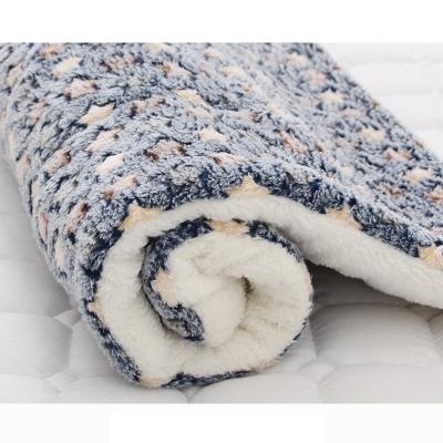 China Viable Cats Dogs Bed Covering Mat Soft Coral Fleece Winter Thicken Warm Sleeping Dog Beds For Medium Small Pet Dropshipping Supply for sale