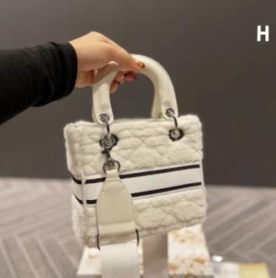 China Other Luxury Designer Clothes Purses Tote Bags Jewelry Earrings Necklaces Designer Handbags Famous Brands Latest Wholesale Catalog for sale