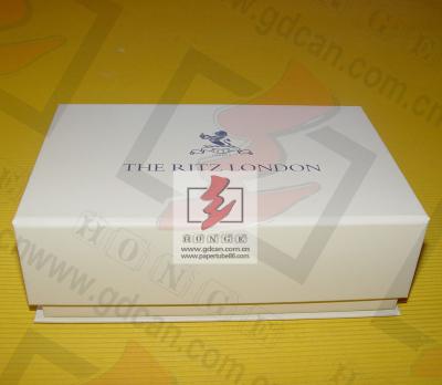 China Luxury Food Packing Boxes Magnetic Closure Gift Box Foldable for sale