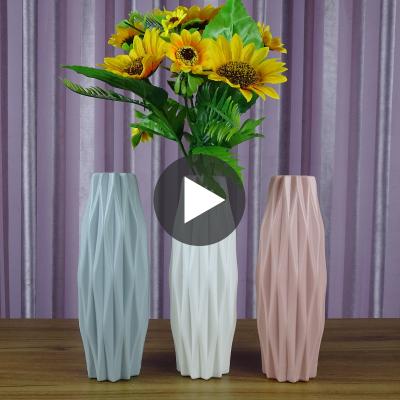 China Imitation Flower Ceramic Tabletop Vase Display Simulation Chandelier Minimalist Plastic Vases for Wedding Office Home Hotel Decoration for sale