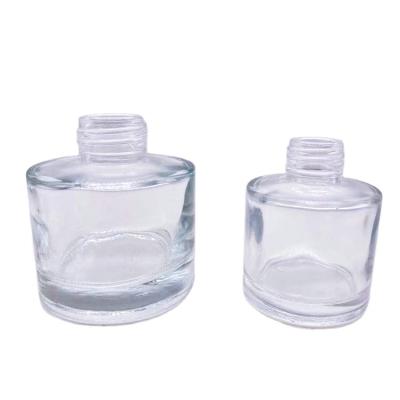 China Clear Personal Care 50ml 100ml Round Aromatherapy Bottle Empty With Rattan Aluminum Cap Inner Plug for sale