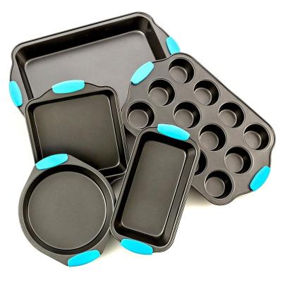 China Viable 5-Piece Non-Stick Casserole Set, Black Stainless Steel Silicone Bakeware Roaster Latte with Blue Cranberry Grip Handles for sale