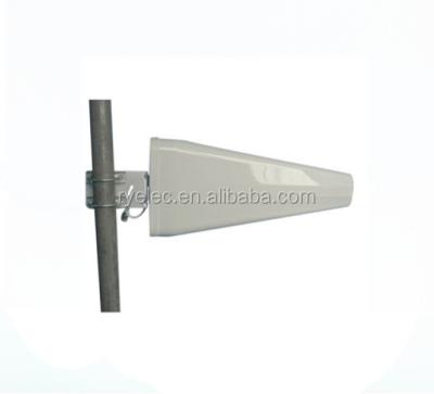 China 445*210*65mm 1,710-2,500MHz10-11dBi 4G LPDA Indoor/Outdoor Antenna With N Female for sale