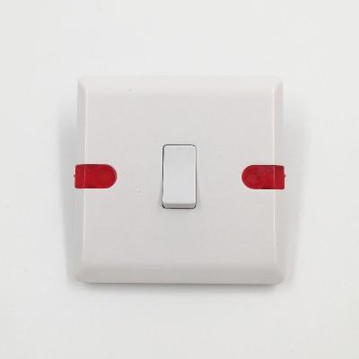 中国 Easy to maintain and clean OBK series white red blue elactrical tuya 220V UK wall switch 販売のため