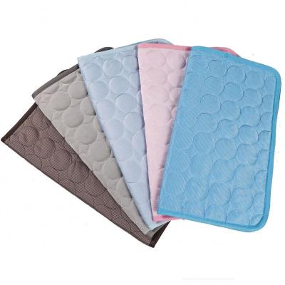 China 21*21cm Viable Dog Lick Mat Dogs Pets Licking Mat Protective Pet Ice Mat Silk Nest for sale