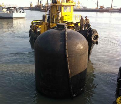 Chine Amortisseur pneumatique de Yokohama d'amortisseurs submersibles à haute pression pour l'amarrage à quai de bateau à vendre