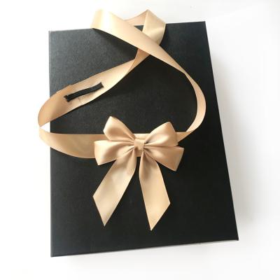 China Sustainable Wholesale Customized Pre Tied Ribbon Gift Polyester Ribbon Eco-Friendly Wrapping Bow Knot With Elastic Ring for sale