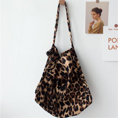 China Lady Fashion Style Large Corduroy Women Bag Sexy Lady Leopard Leisure Shoulder Bag for sale