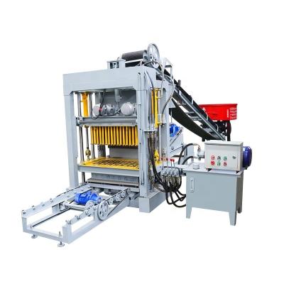 China Easy to Operate Concrete Brick Making Machines For Interlocking Block Maker Machine for sale