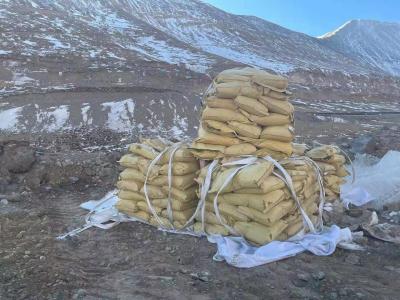 China Granuläres Pulver für die Staubbekämpfung auf der Baustelle Gelbfarbene Straßenstaubbekämpfungsprodukte zu verkaufen