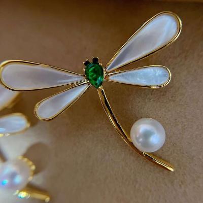 China Classic PEARL Explosion 14K Gold Filled Dragonfly Brooch Round Luminous Shell Inlaid Wings 7-8MM Pearl Brooch Pin for sale