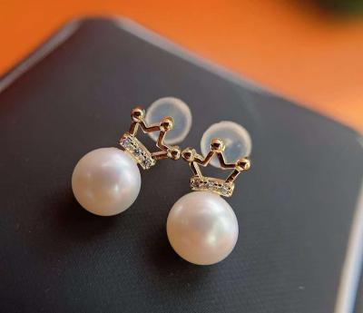 China FASHIONABLE Factory Direct Sale 14K Gold Filled Crown Earrings S925 Silver Needle Pearl Hypoallergenic High Quality Freshwater Earrings for sale