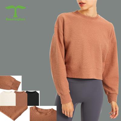 China Breathable Yoga Suit Stair Cloth Pullover Short Sweater Loose Leisure Fitness Running Sports Long Sleeve Workout Crop Top Top for sale