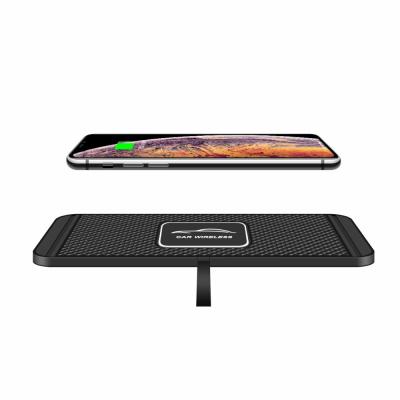 China Wireless Fast Auto Wireless Charging Pad Qi Car Phone Charger Qi Built-in USB Cable Silicon Auto Wireless Charging for sale