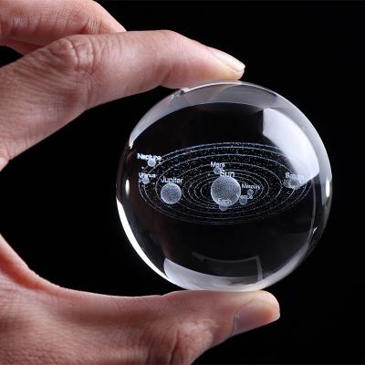 China Hot Sale 3d Cheap Decorative Design Europe Good Reward Laser Engrave Solar System Crystal Ball With Base zu verkaufen