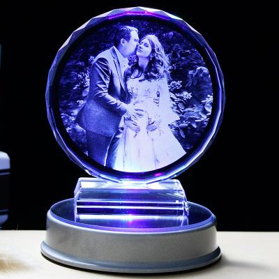 Китай Wholesale Europe White Crystal Heart Glass Trophy Awards Custom Laser Engraving 3d Picture Crystal Crystal Crafts For Souvenir продается