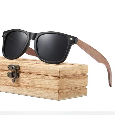 China Fashion Sunglasses Sunway Eyewear Eco Friendly Walnut Wood Temples Men Polarized Sunglasses for sale