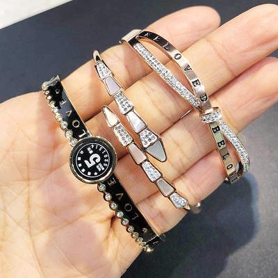 China August FASHION Jewelry Wholesale Loose Diamond Bracelet Shell Square Diamond Rose Gold Titanium Steel Bracelet for sale