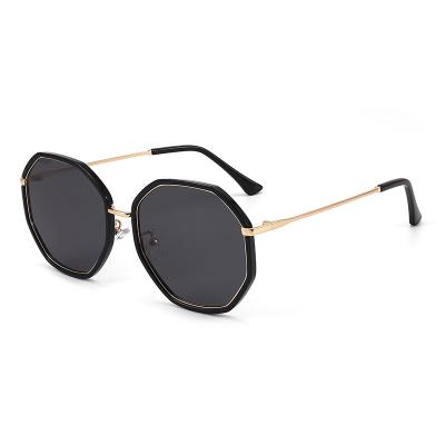 China Fashionable Durable And High Temperature Resistant New Mens Designers Sunglasses for sale