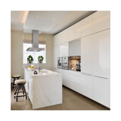 China Melamine Board Luxury Kitchen Cabinet with Modern Style Design and Lacquer Door Panel for sale